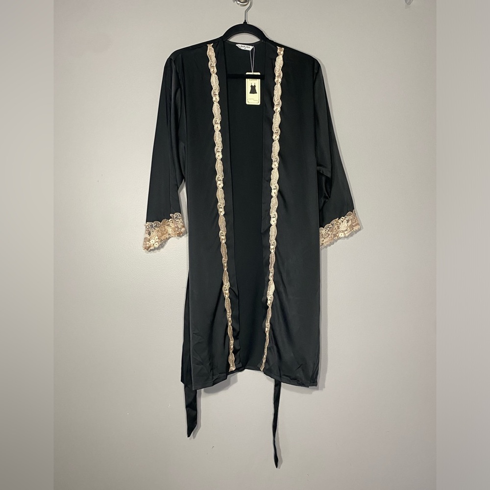 NWT SapJon Sexy Sleepwear Set Black Satin XL 
Robe and Pants 
Lace trim